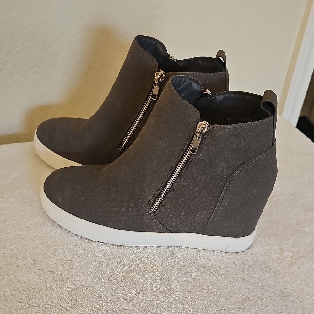 Athlefit Gray Ankle Side Zip  Booties Comfy Casual Size 9.5 EUC - Picture 5 of 12